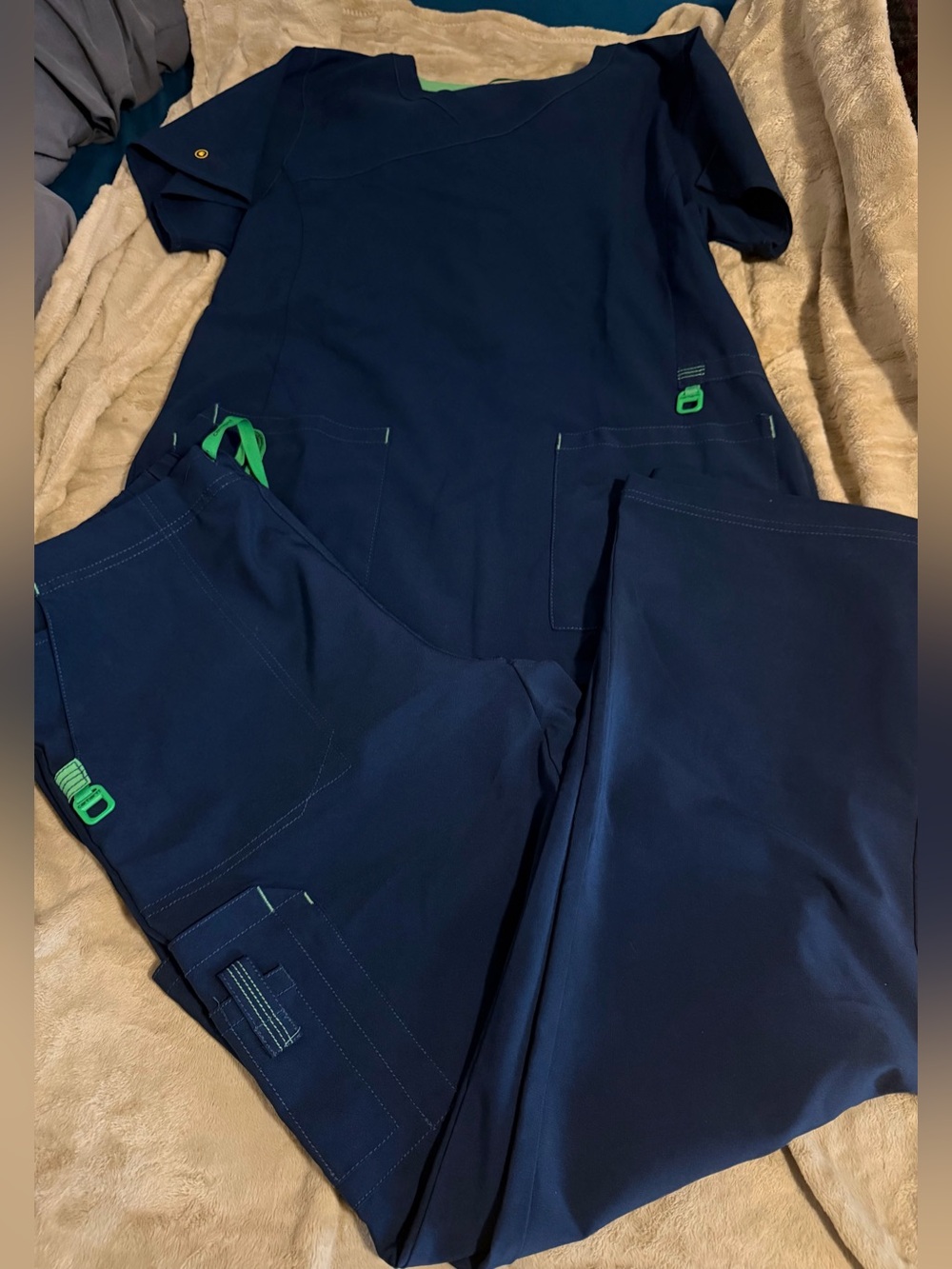 Carhartt Navy Blue and Green Scrubs Set size L